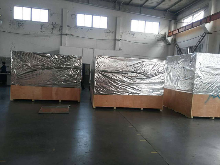 機(jī)器設(shè)備現(xiàn)場(chǎng)打包