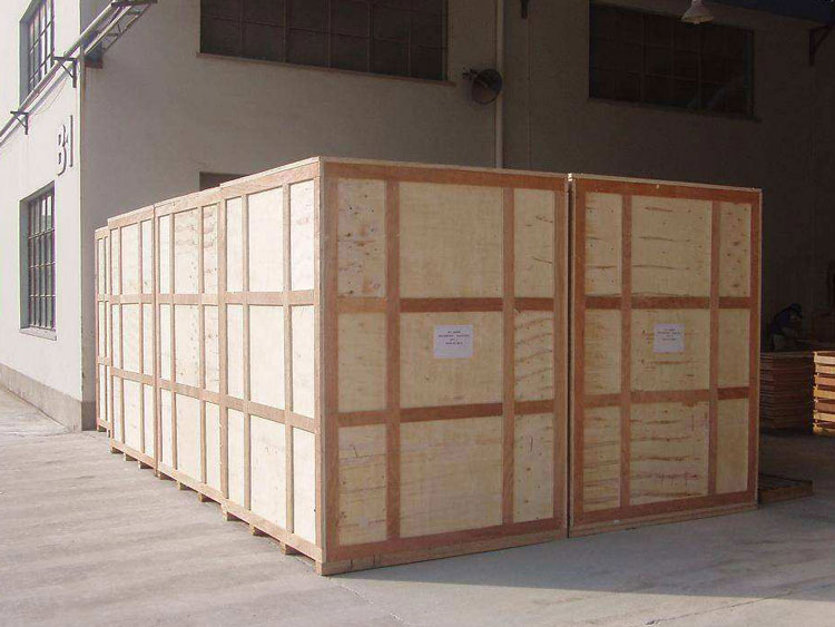 機(jī)器設(shè)備現(xiàn)場(chǎng)打包